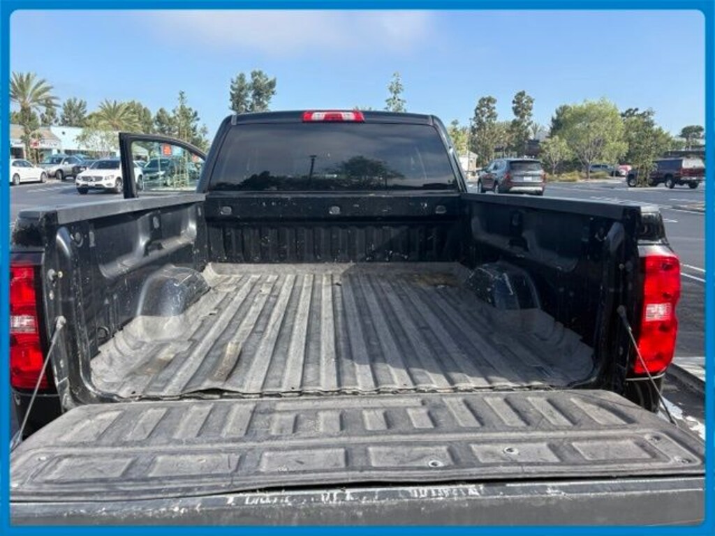 Used 2017 Chevrolet Silverado 1500 LT w/1LT Truck Crew Cab