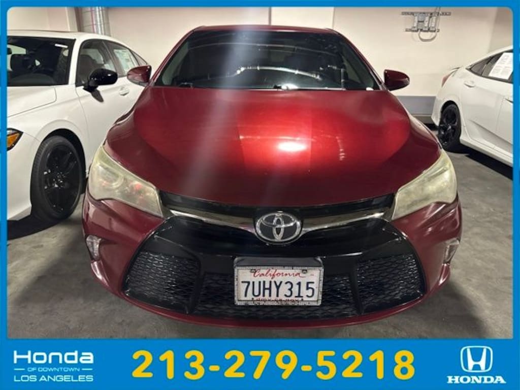 Used 2017 Toyota Camry SE Sedan