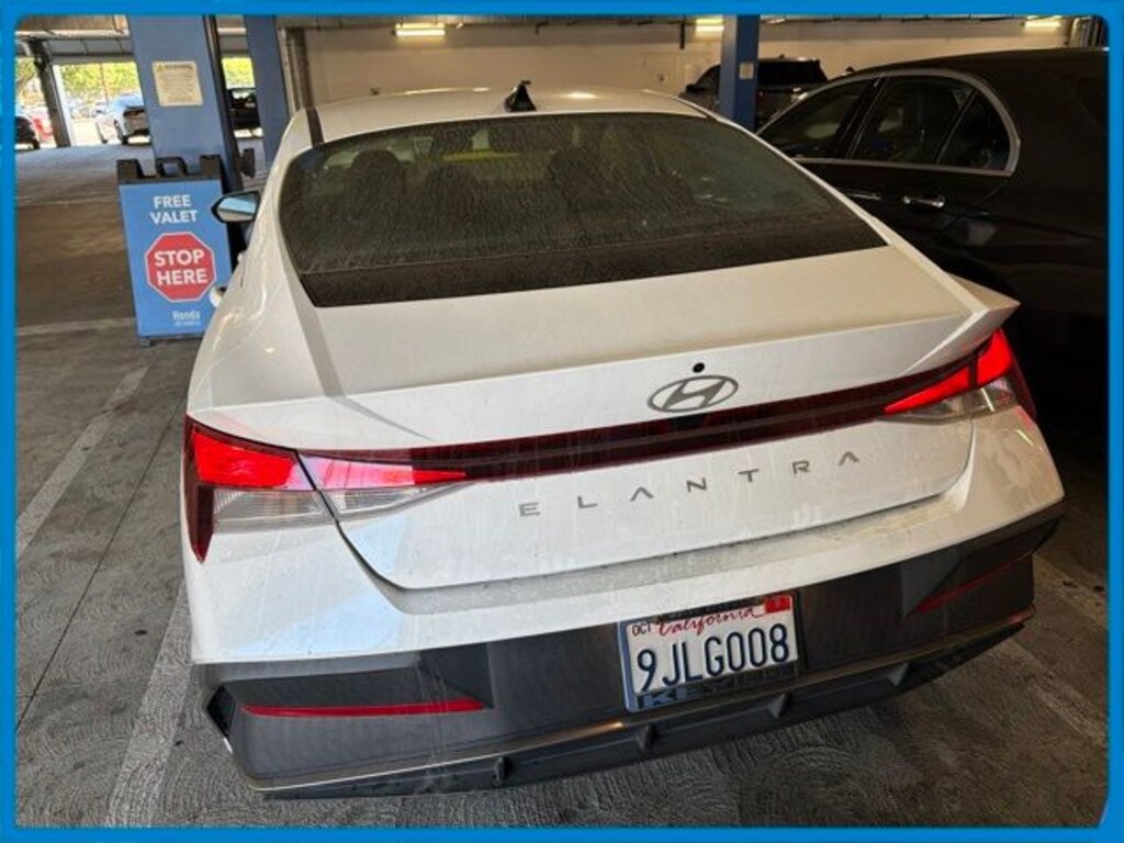 Used 2024 Hyundai Elantra SE Sedan