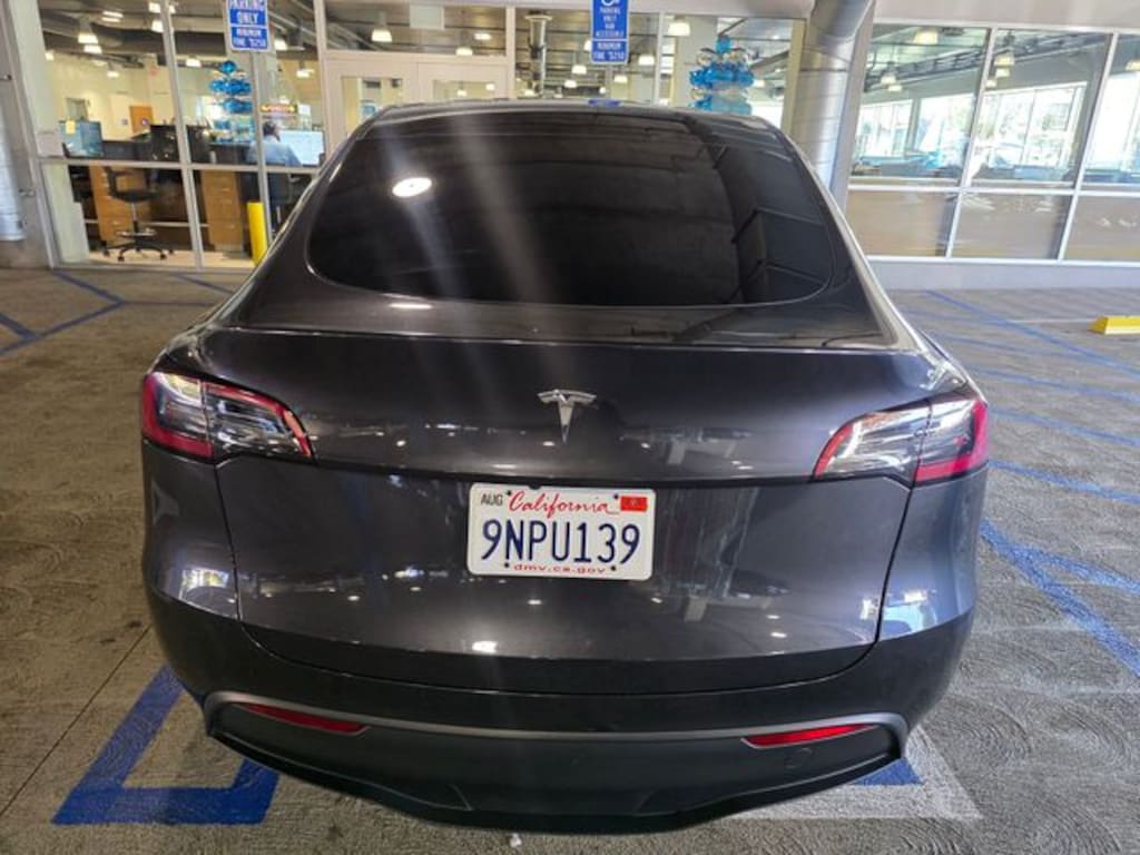 Used 2024 Tesla Model Y Long Range SUV