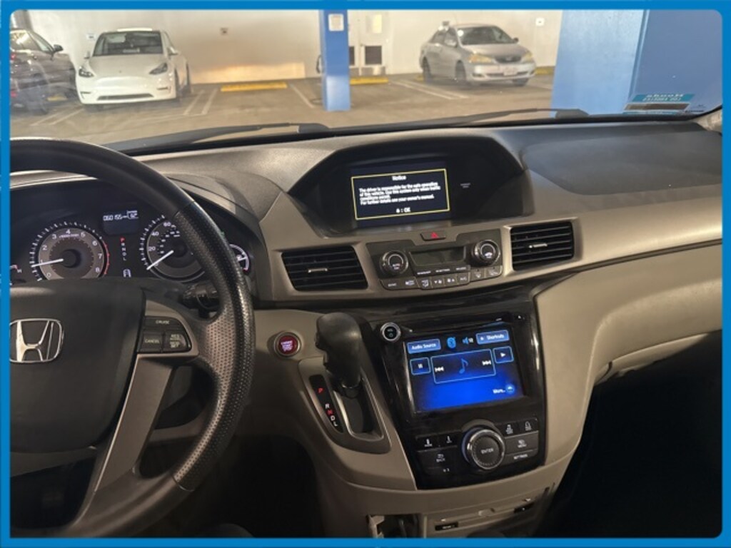 Used 2016 Honda Odyssey SE Van Passenger Van