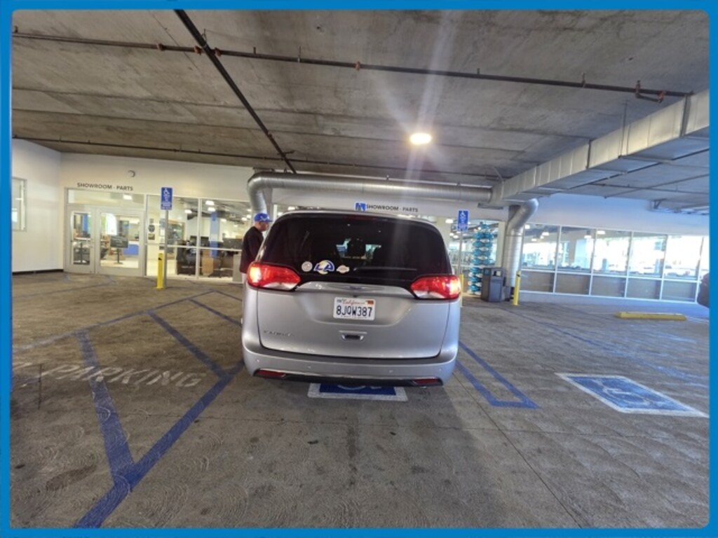 Used 2018 Chrysler Pacifica Touring L Van