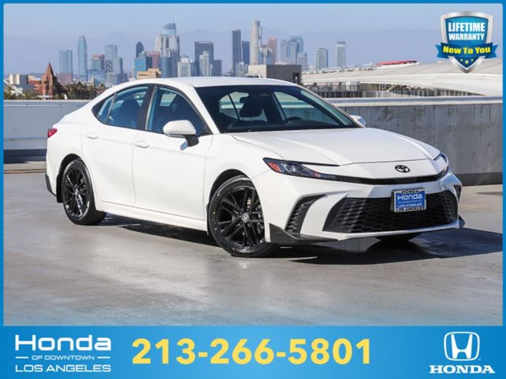 Used 2025 Toyota Camry SE Sedan
