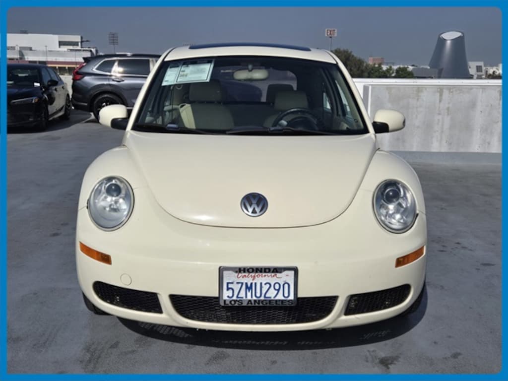Used 2008 Volkswagen New Beetle Hatchback