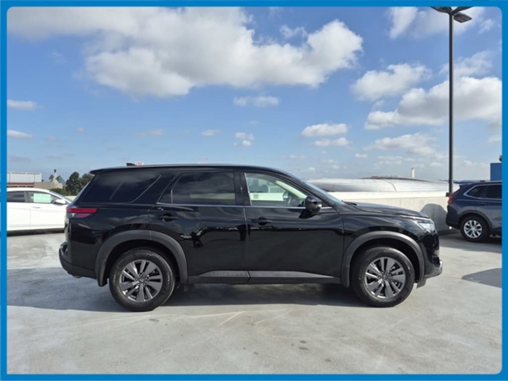 Used 2024 Nissan Pathfinder S SUV