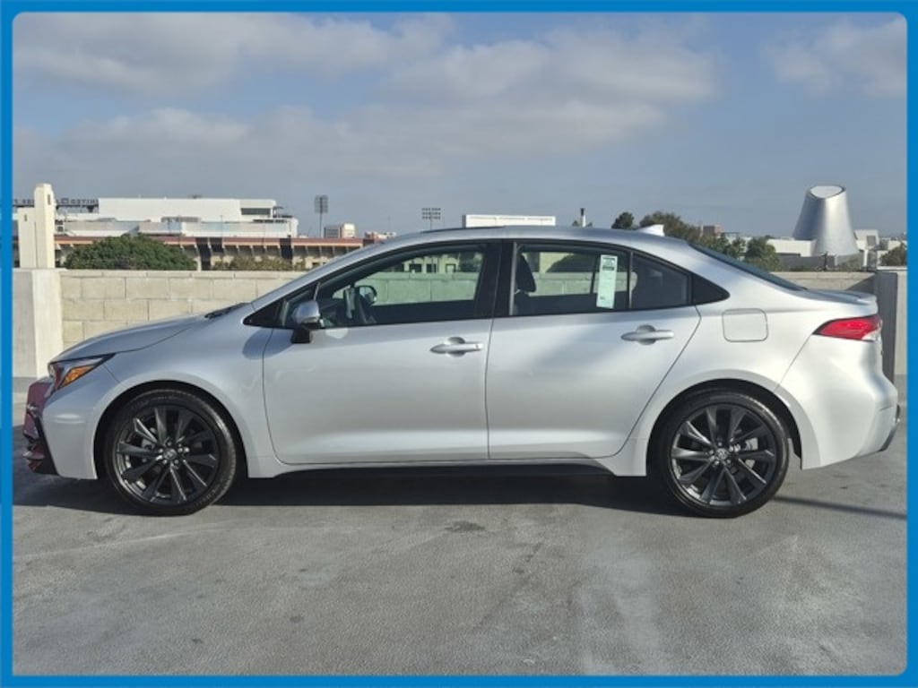 Used 2025 Toyota Corolla SE Sedan