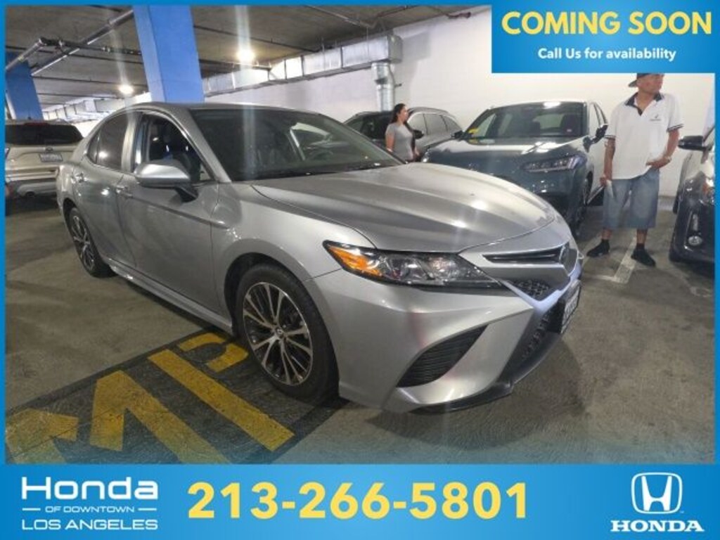 Used 2019 Toyota Camry SE Sedan