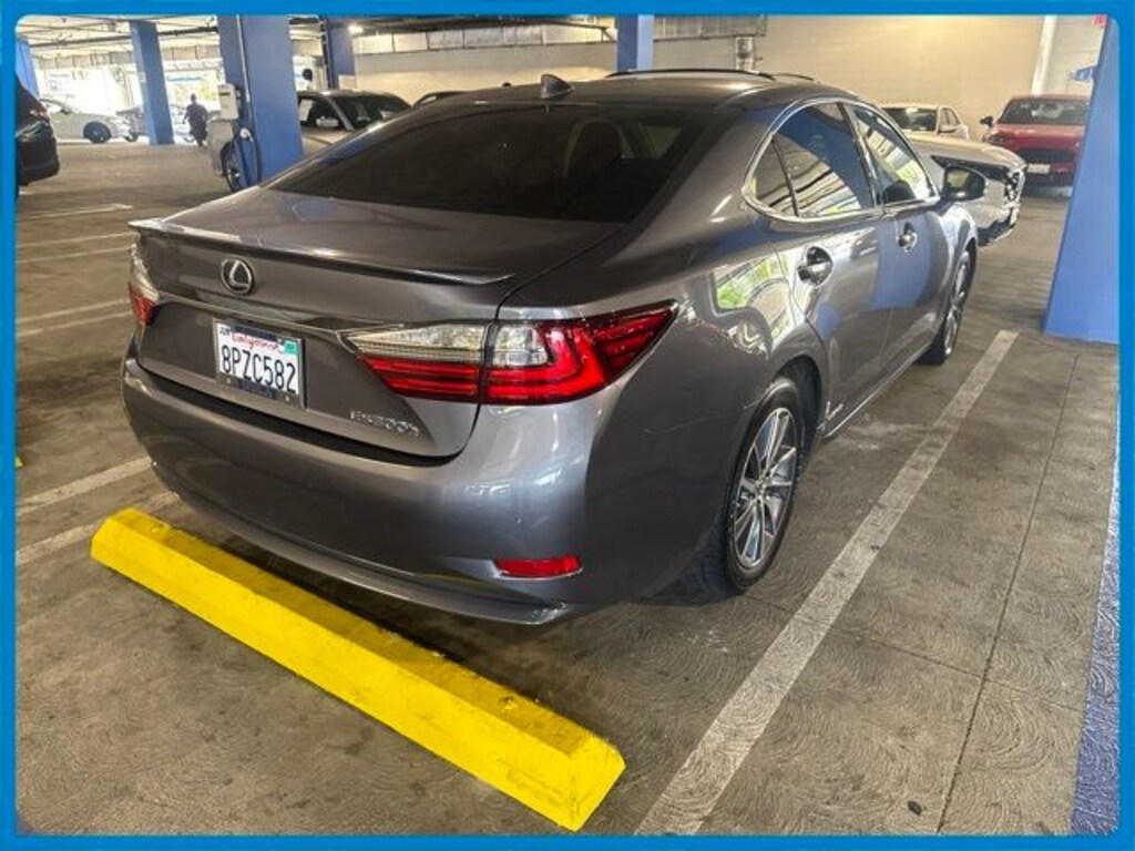 Used 2017 Lexus ES 300h Sedan