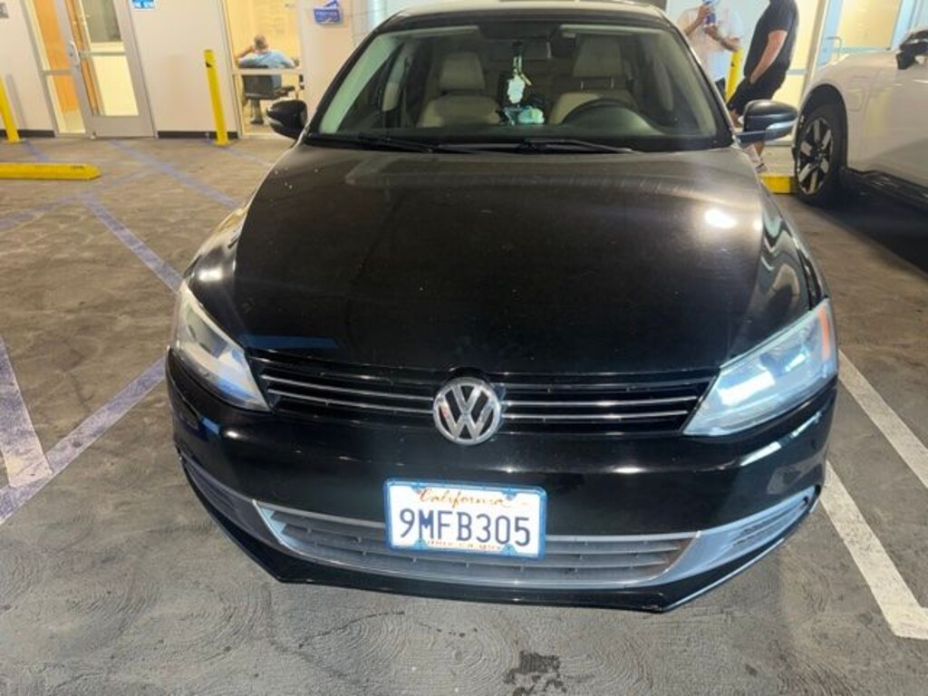 Used 2014 Volkswagen Jetta 1.8T SE Sedan