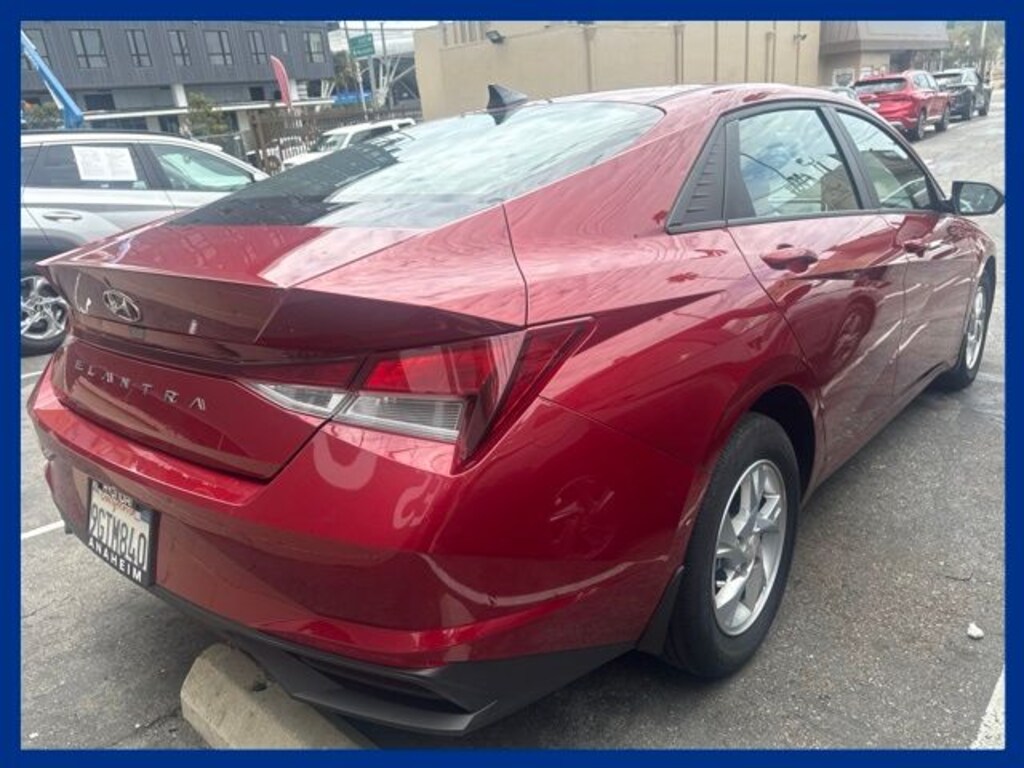 Used 2023 Hyundai Elantra SE Sedan