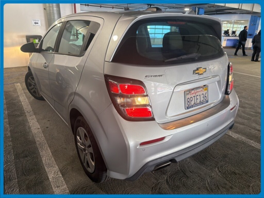 Used 2020 Chevrolet Sonic LT w/1FL Hatchback