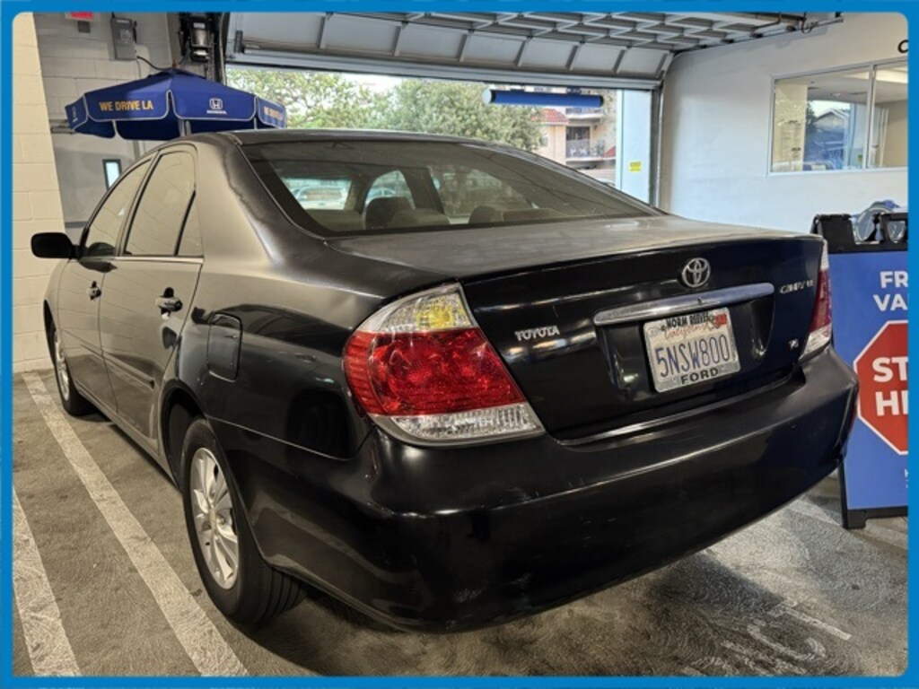 Used 2005 Toyota Camry LE V6 Sedan