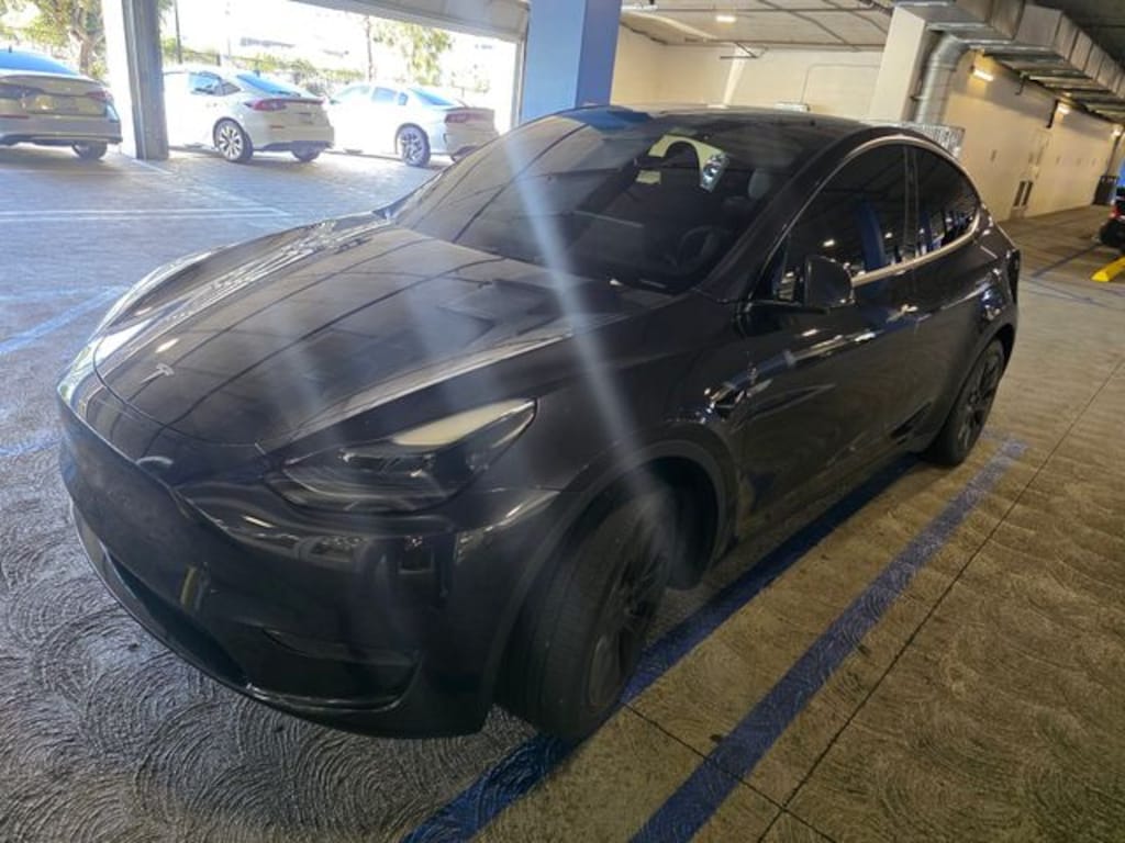 Used 2024 Tesla Model Y Long Range SUV