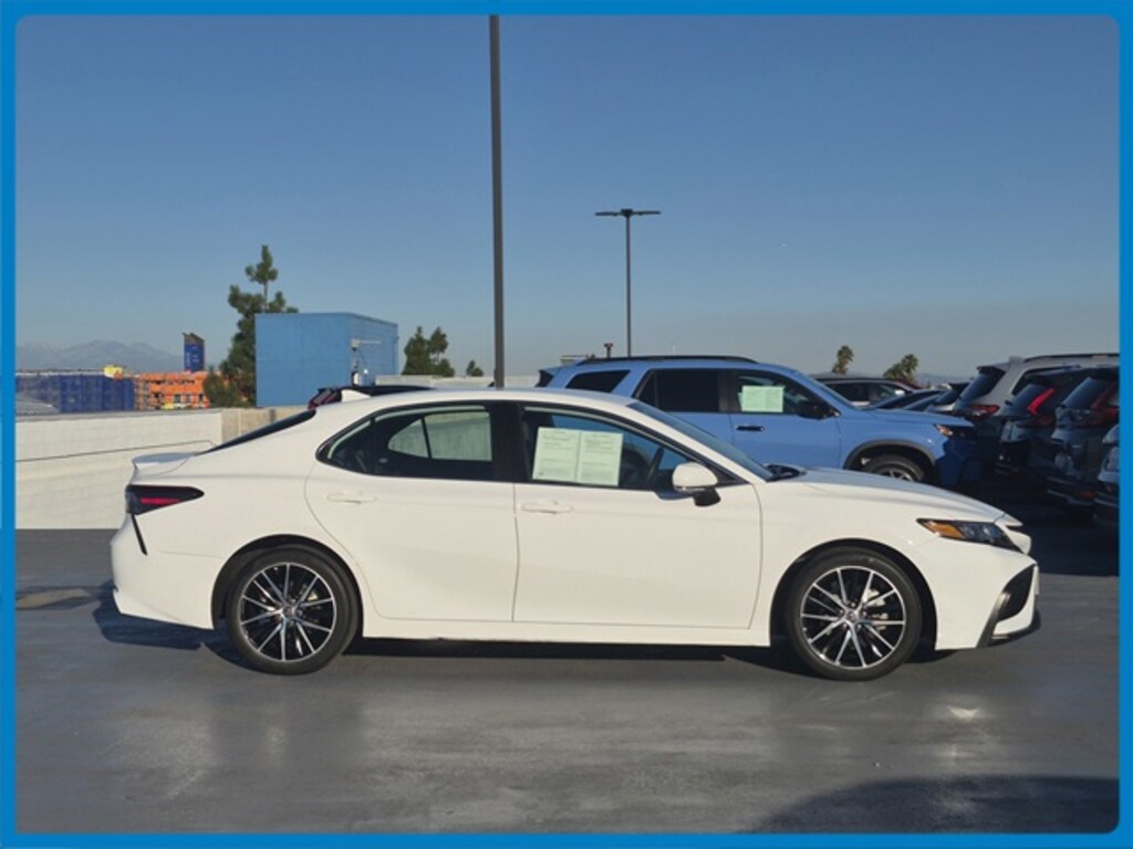 Used 2023 Toyota Camry SE Sedan