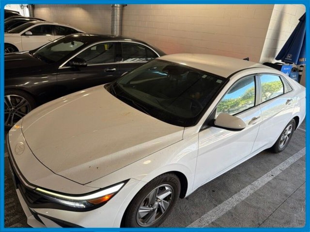 Used 2024 Hyundai Elantra SE Sedan