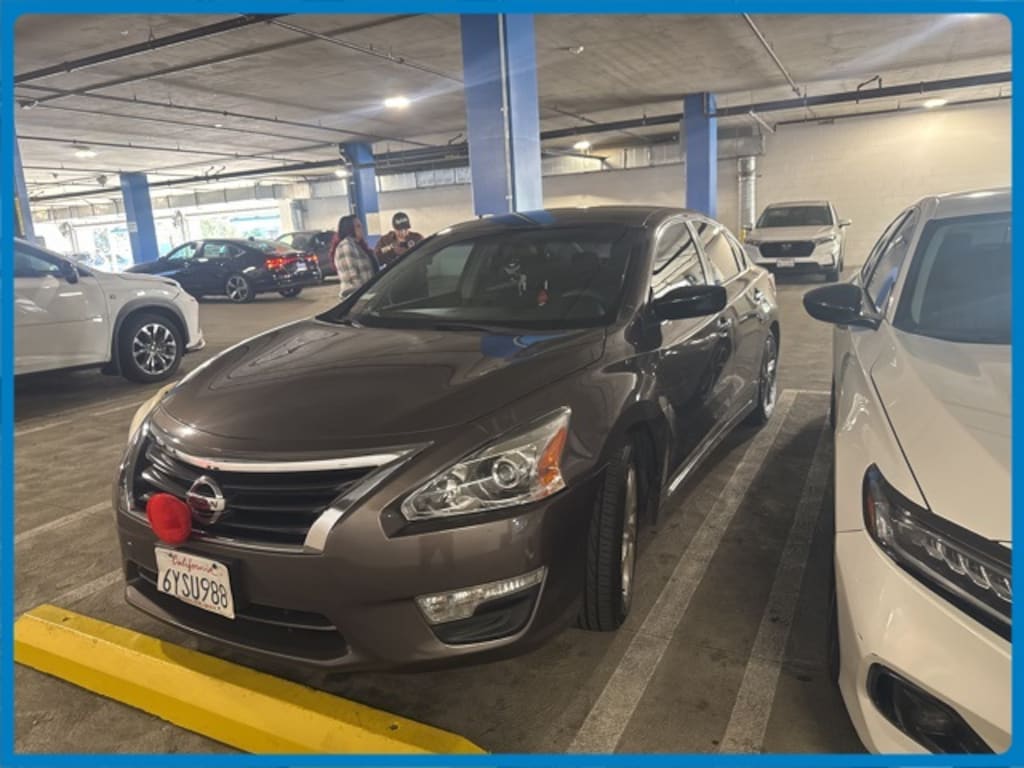 Used 2013 Nissan Altima 2.5 SV Sedan