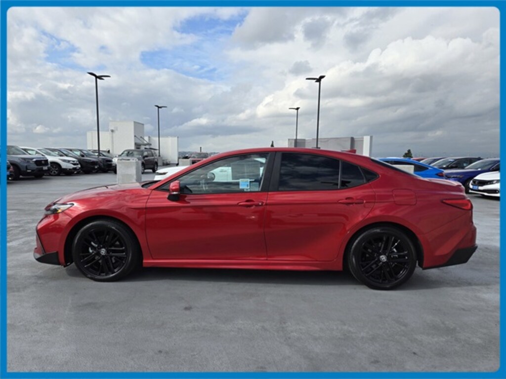 Used 2025 Toyota Camry SE Sedan