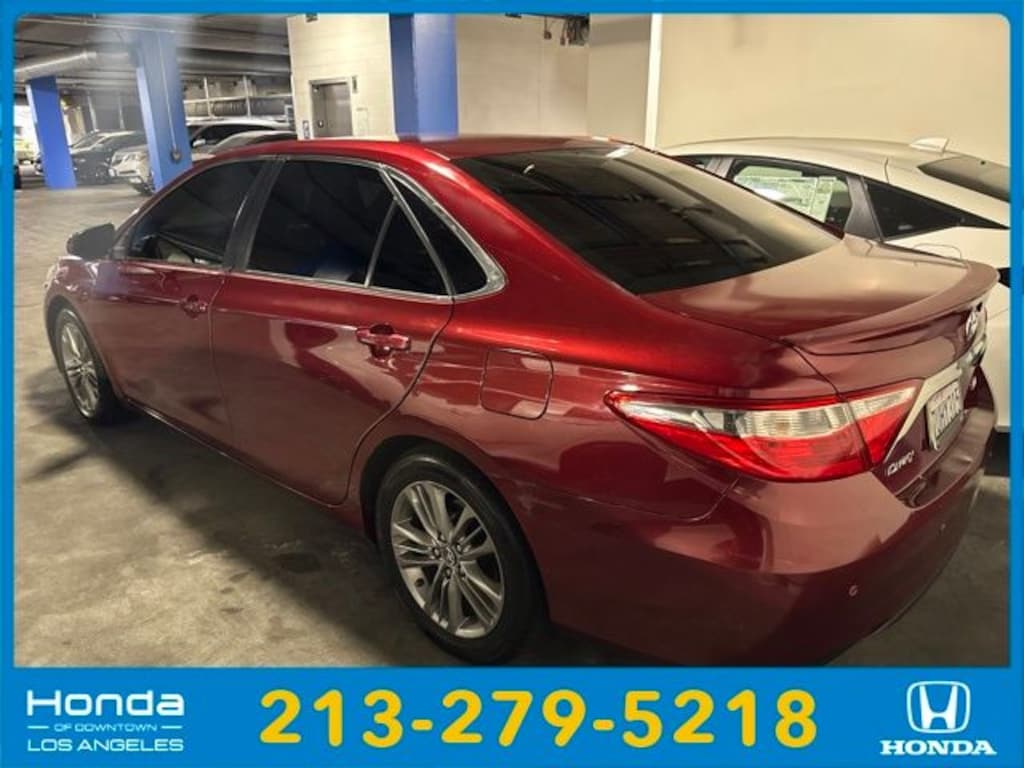 Used 2017 Toyota Camry SE Sedan