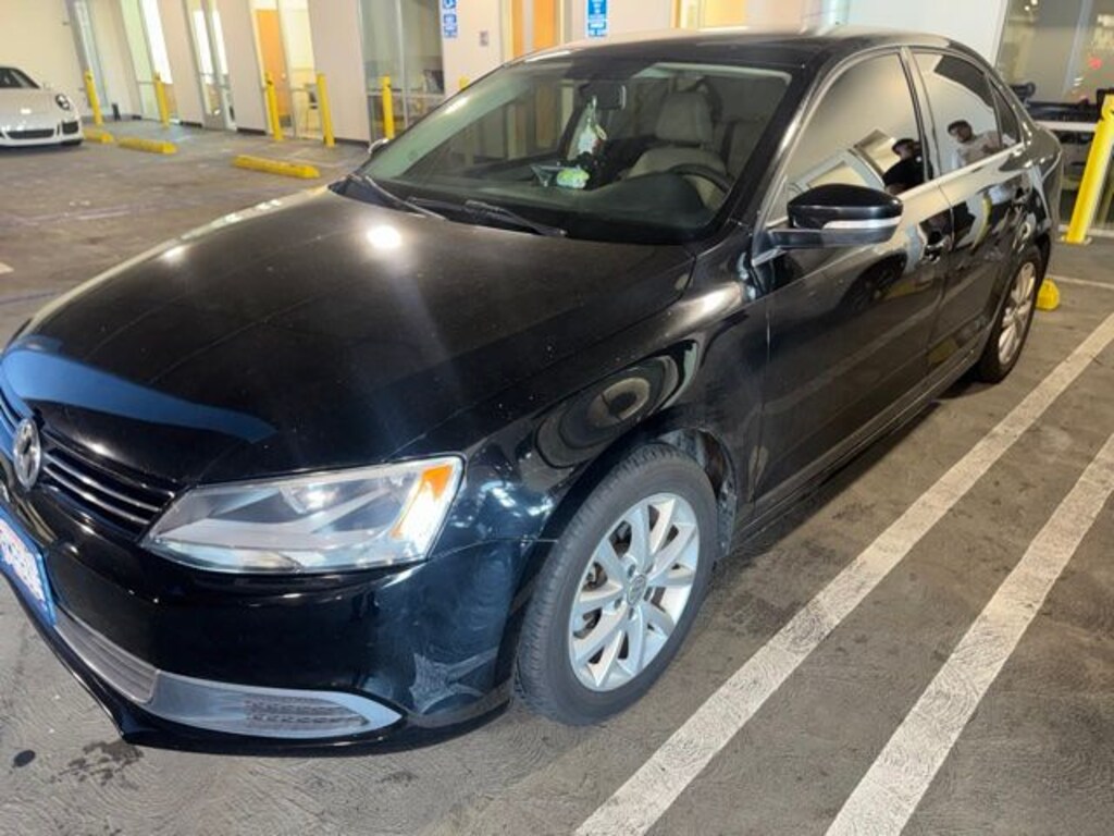 Used 2014 Volkswagen Jetta 1.8T SE Sedan