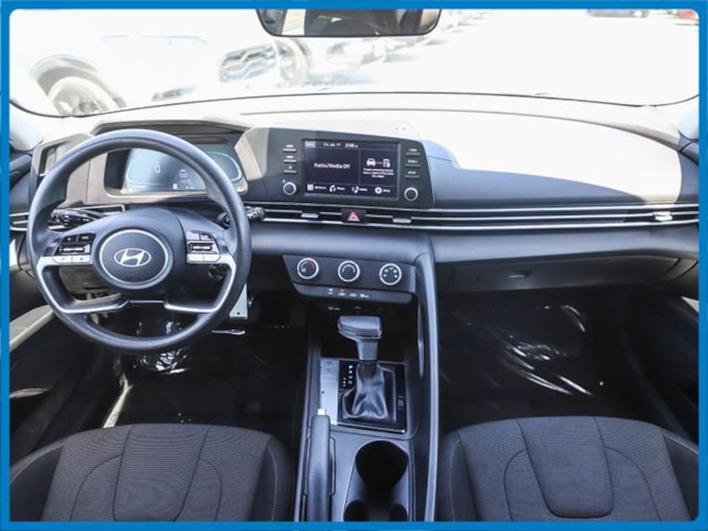 Used 2024 Hyundai Elantra SE Sedan
