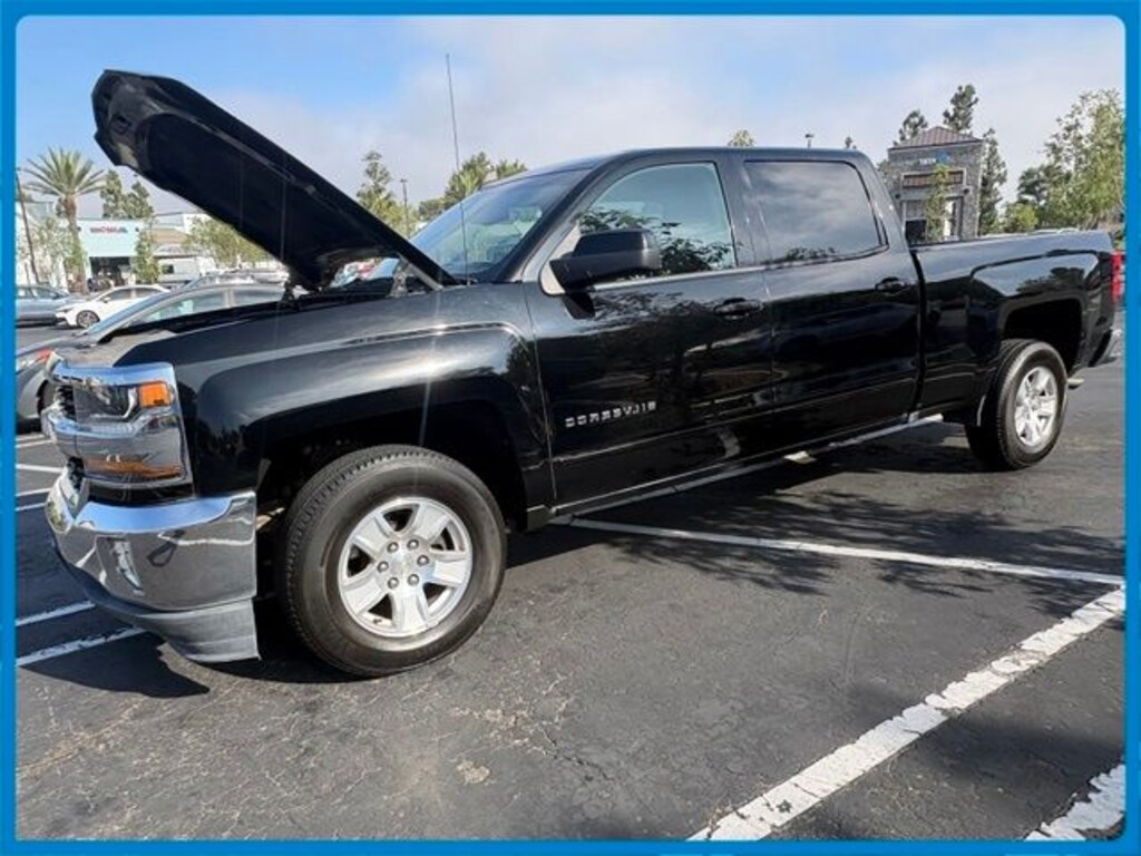 Used 2017 Chevrolet Silverado 1500 LT w/1LT Truck Crew Cab