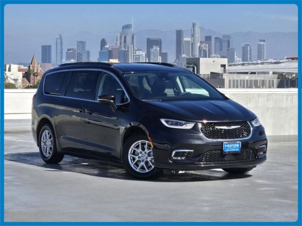 Used 2022 Chrysler Pacifica Touring L Van Passenger Van