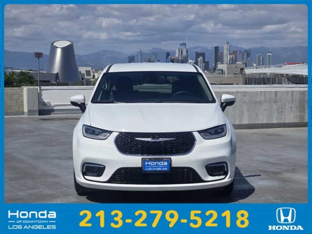 Used 2023 Chrysler Pacifica Touring L Van Passenger Van