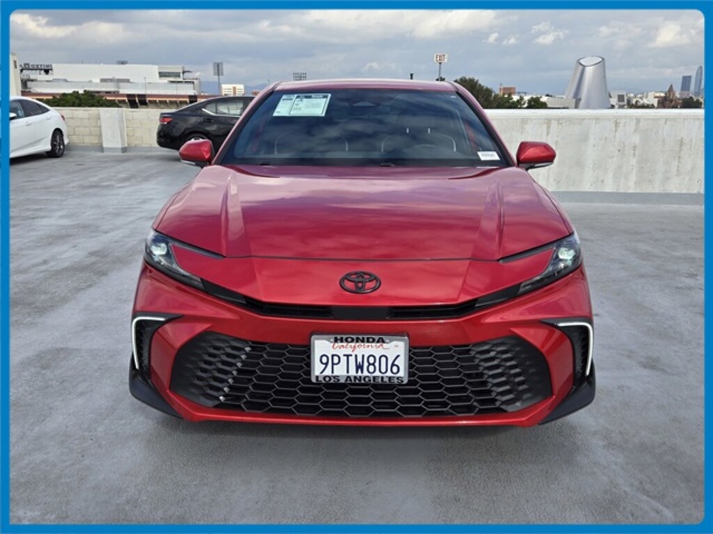 Used 2025 Toyota Camry SE Sedan
