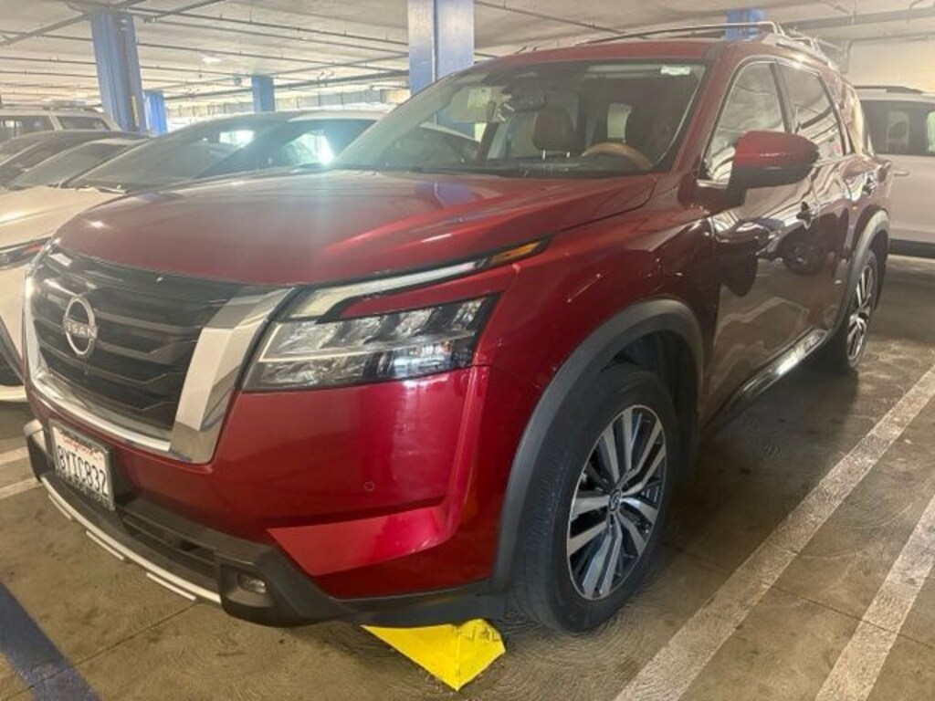 Used 2022 Nissan Pathfinder Platinum SUV