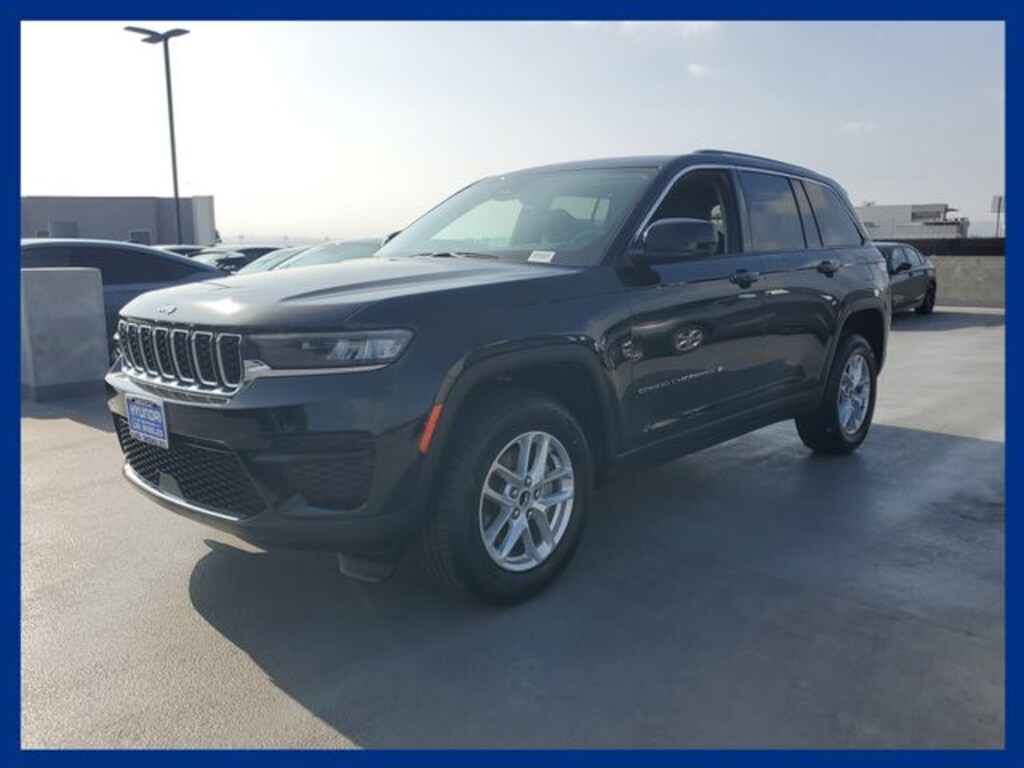 Used 2023 Jeep Grand Cherokee Laredo SUV