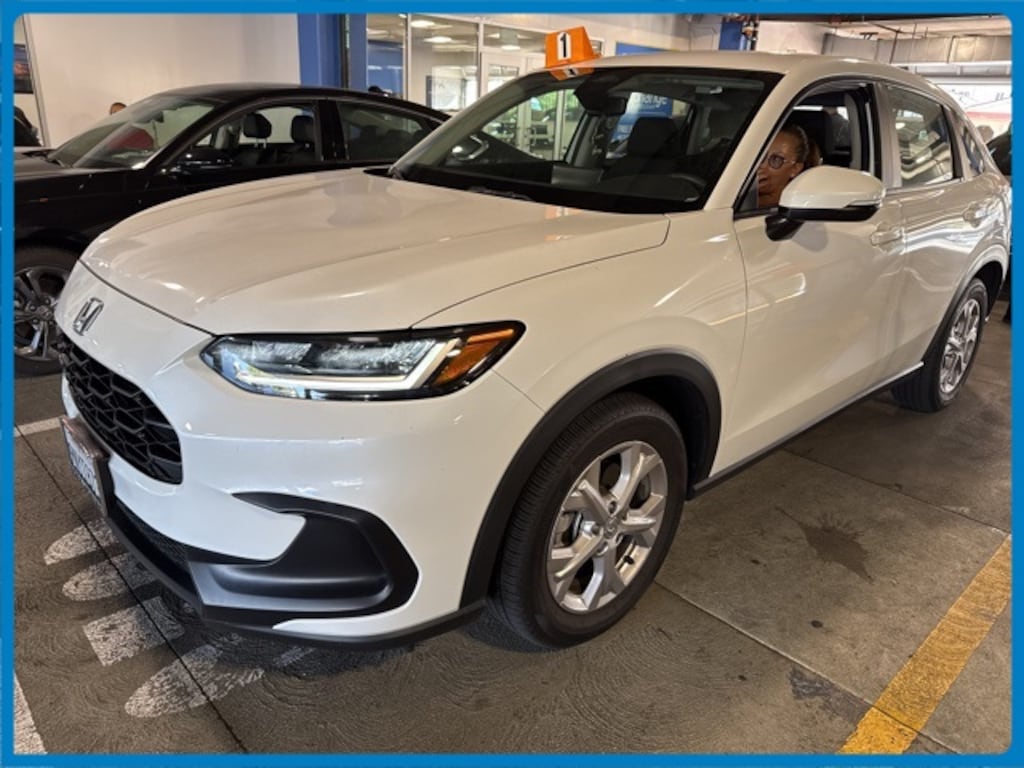 Used 2025 Honda HR-V LX SUV