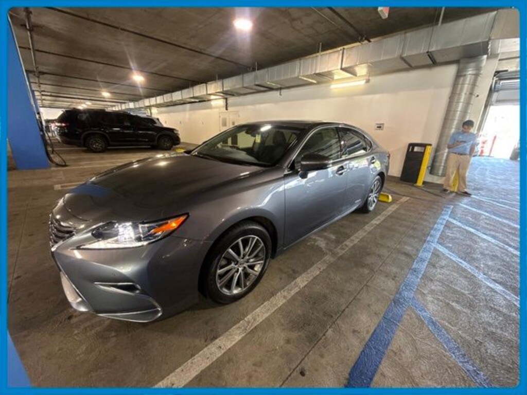 Used 2017 Lexus ES 300h Sedan