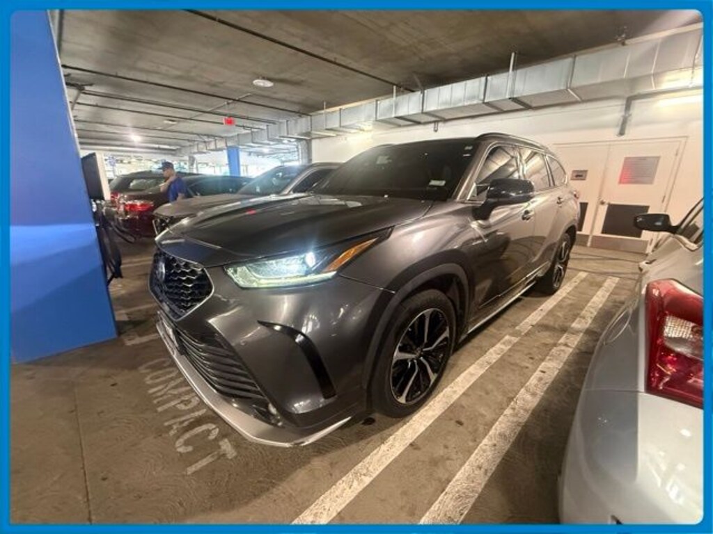 Used 2021 Toyota Highlander XSE SUV