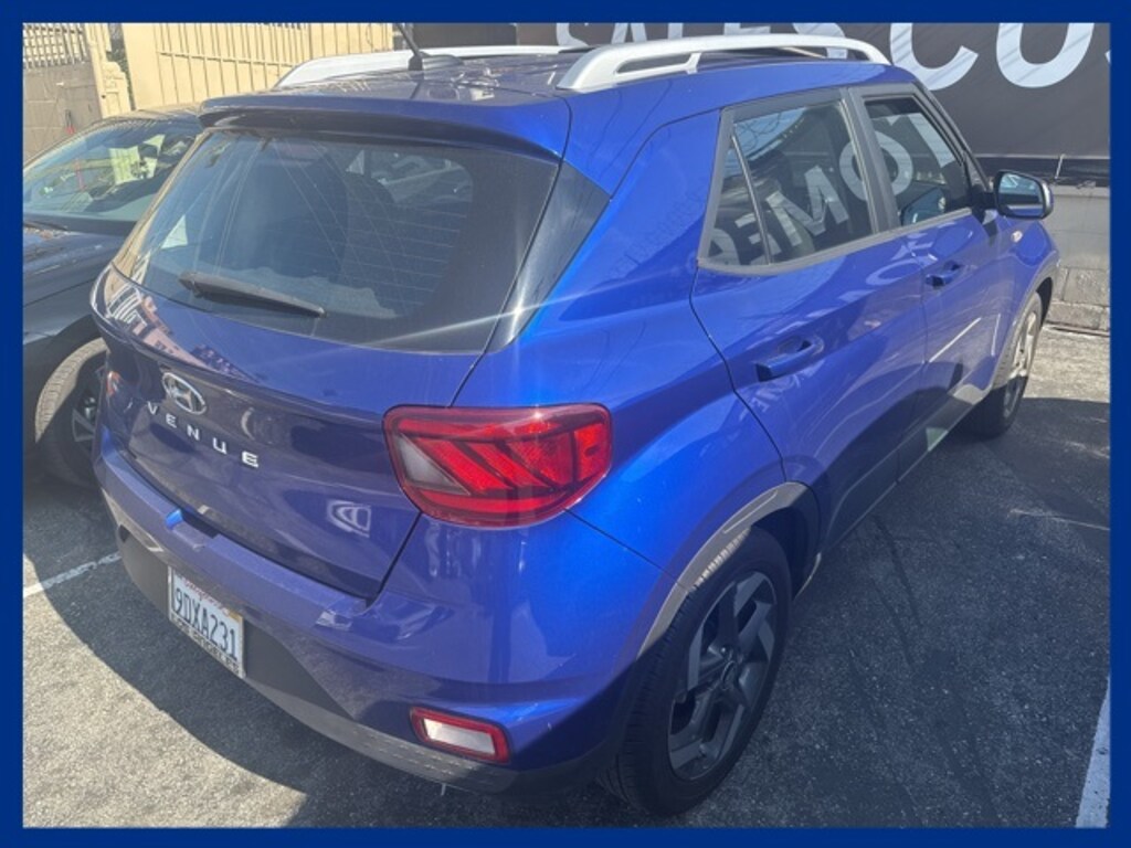 Used 2023 Hyundai Venue SEL SUV