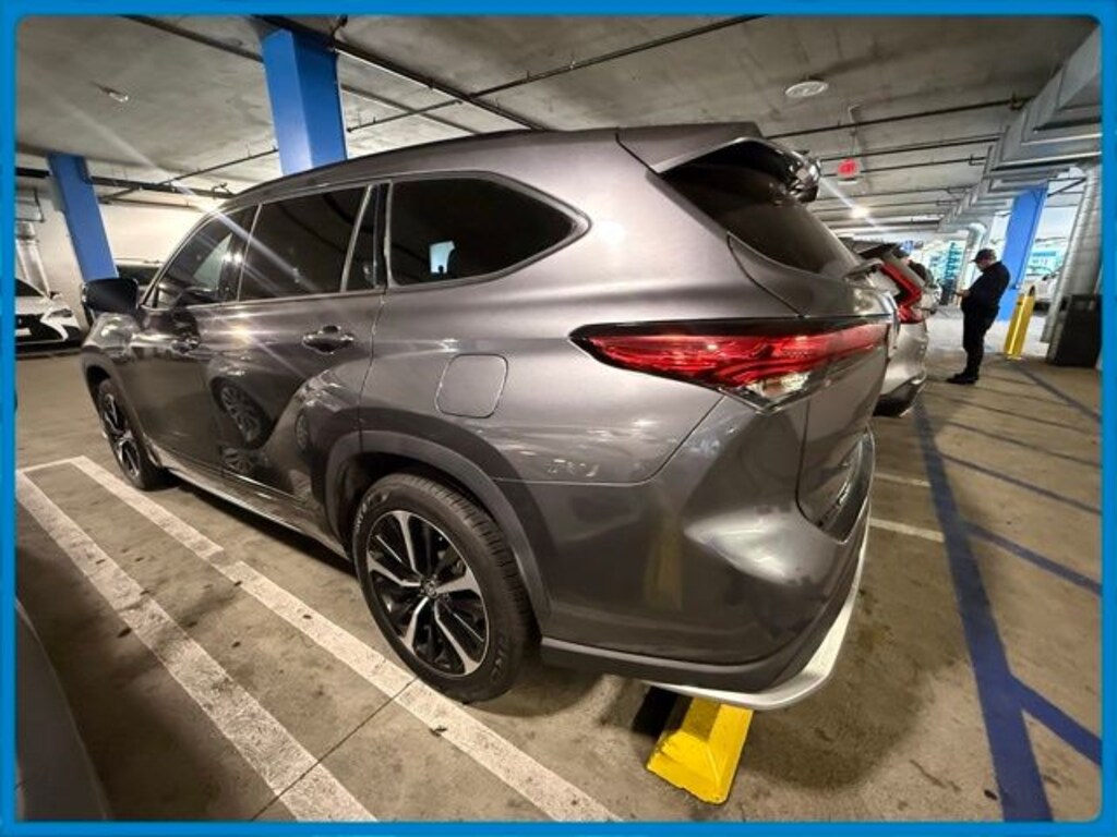 Used 2021 Toyota Highlander XSE SUV