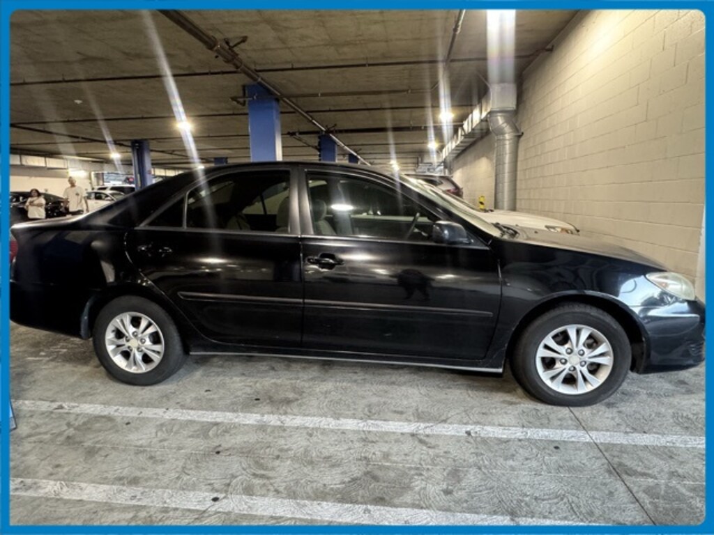 Used 2005 Toyota Camry LE V6 Sedan