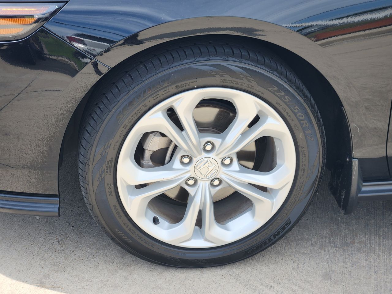 2024 Honda Accord LX - Photo 11