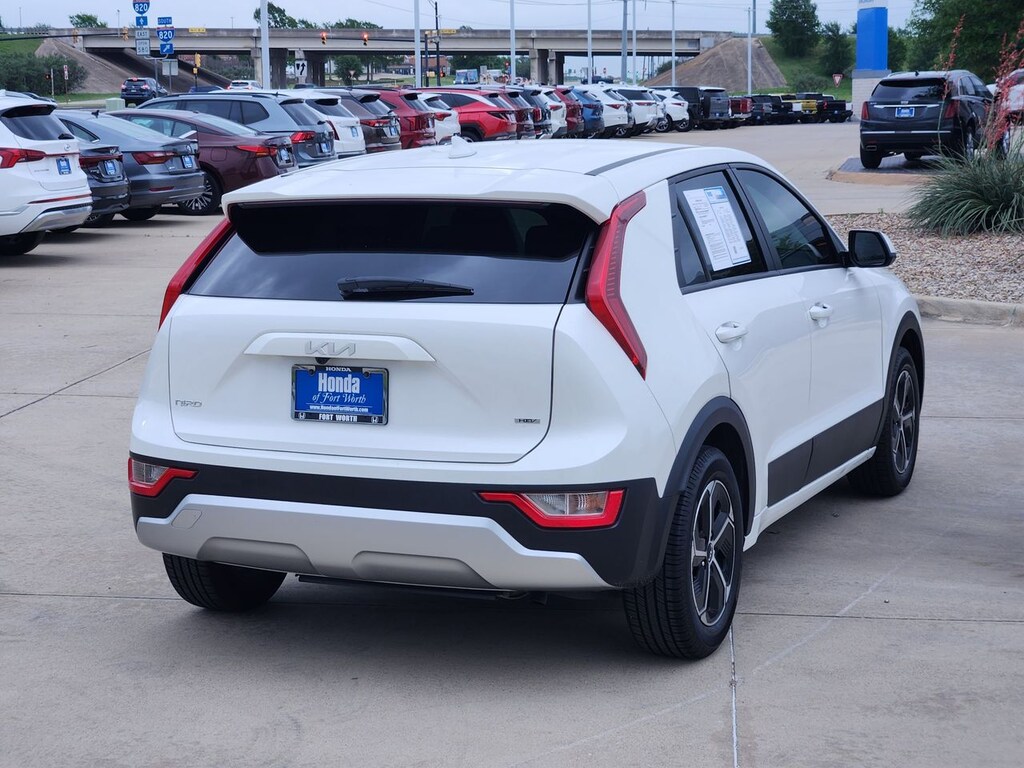 Used 2023 Kia Niro LX SUV