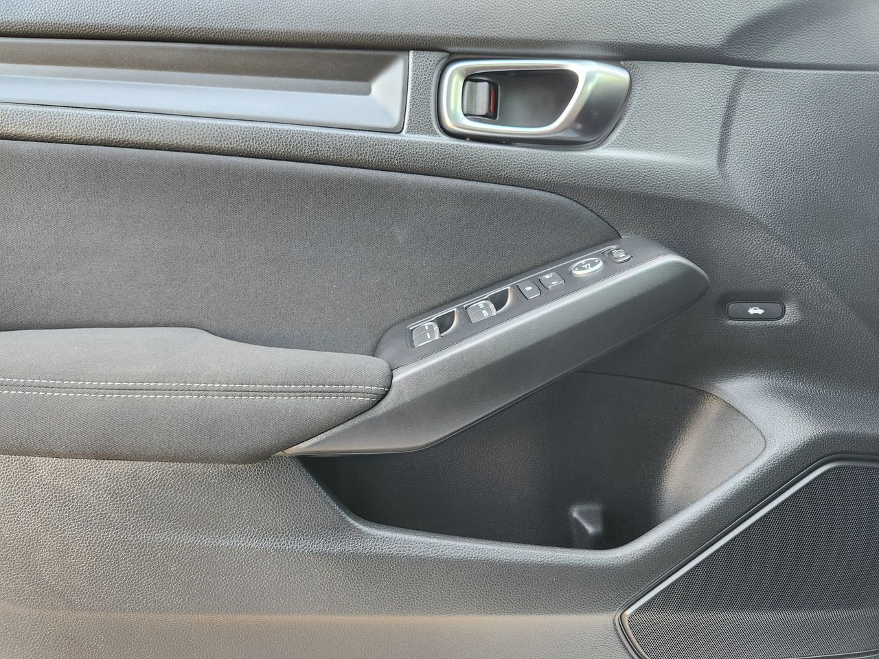 2025 Honda Civic Sport - Photo 22