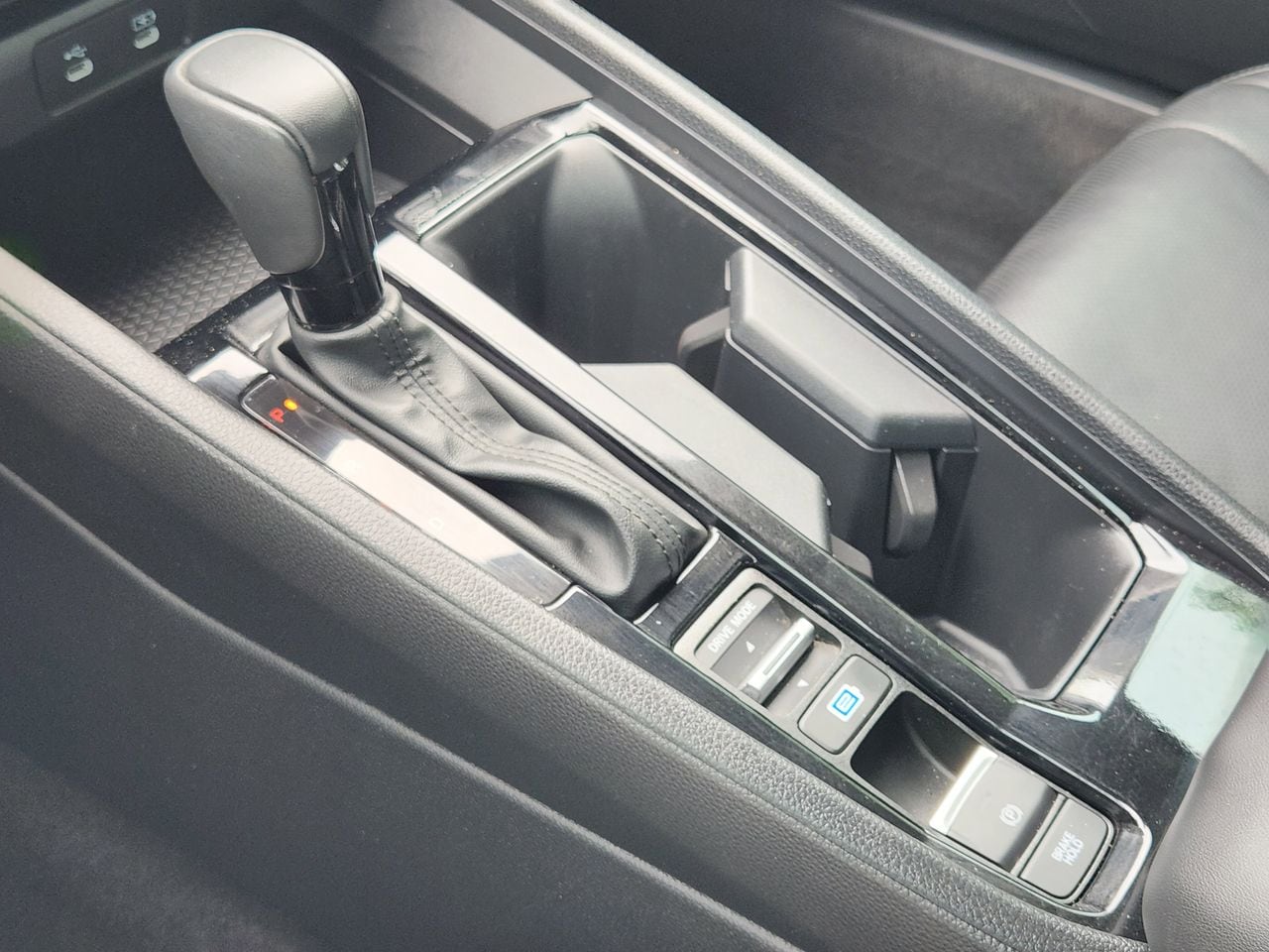 2024 Honda Accord Hybrid EX-L - Photo 18