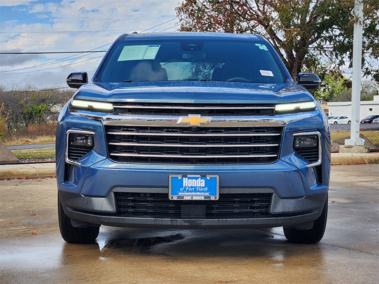 2025 Chevrolet Traverse photo 2