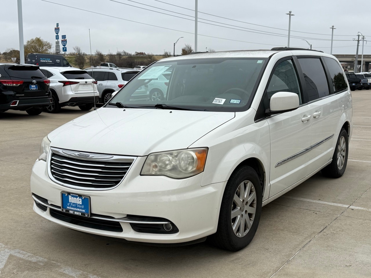 2011 Chrysler Town & Country Touring-L's photo