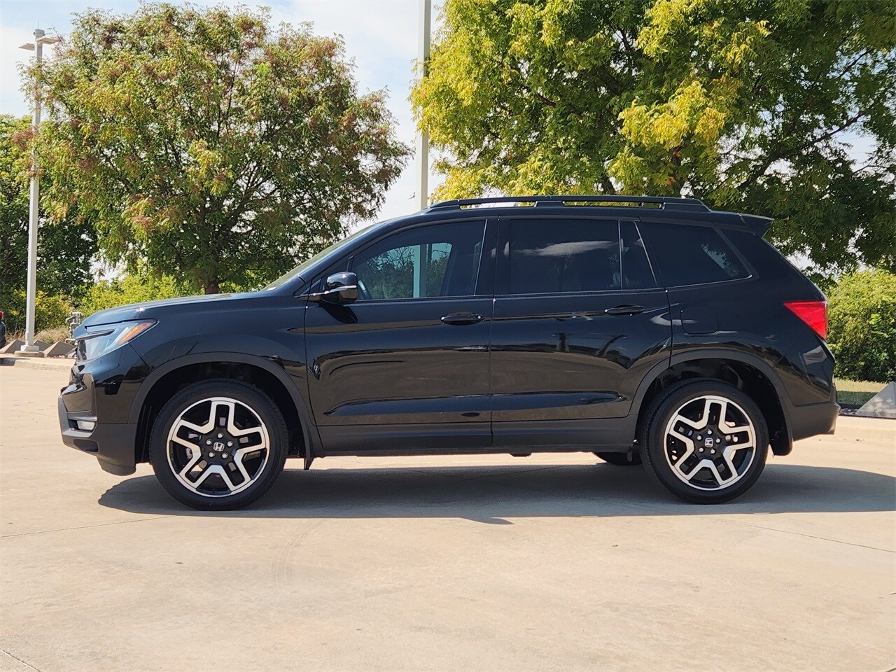 2023 Honda Passport Elite photo 4