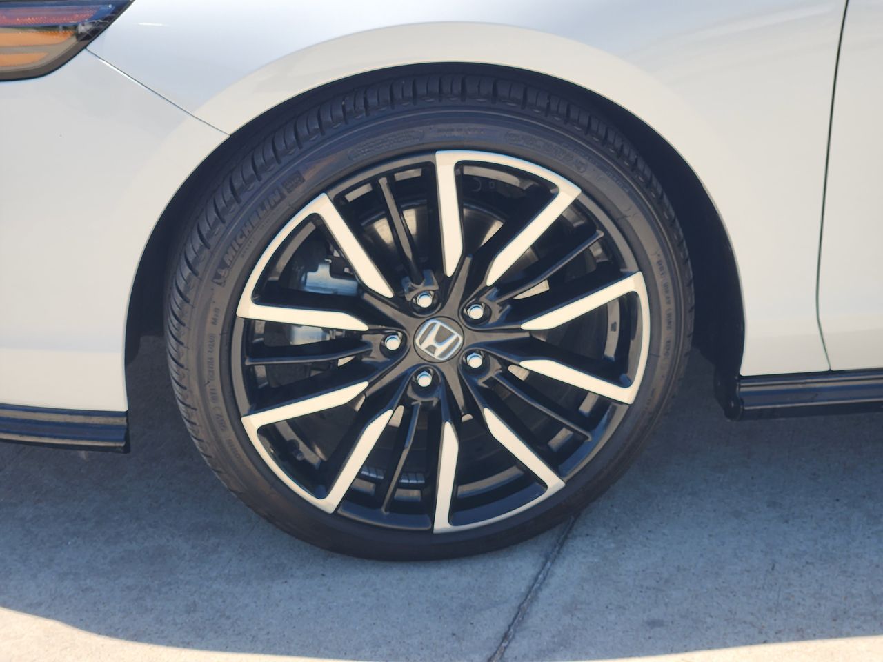 2024 Honda Accord Hybrid Touring - Photo 11
