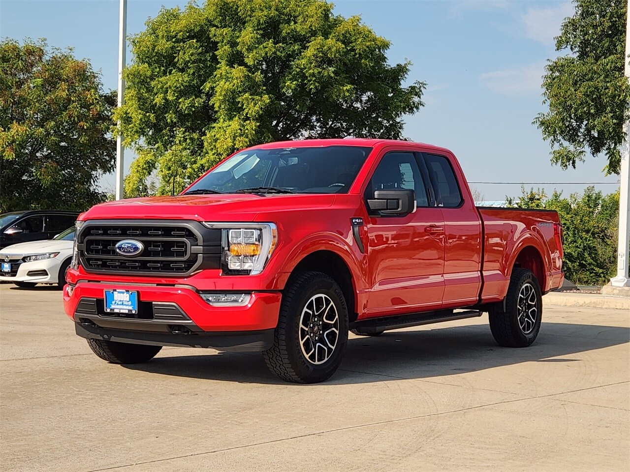 2023 Ford F-150 XLT photo 3