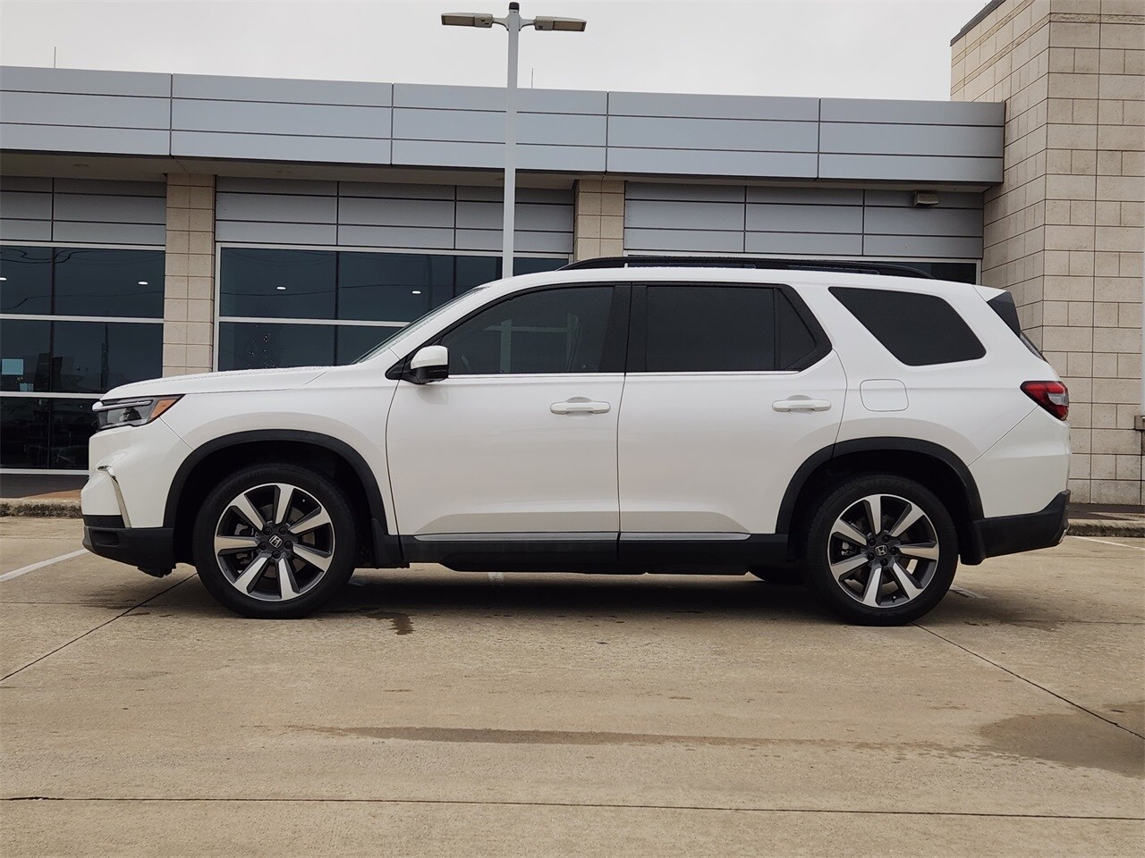 2023 Honda Pilot Elite photo 3