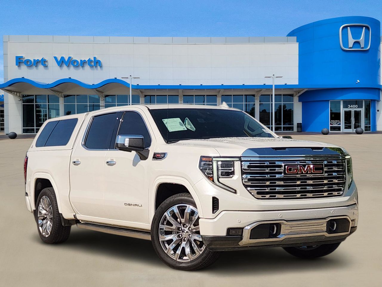 2025 GMC Sierra 4WD Crew Cab Short Box Denali's photo