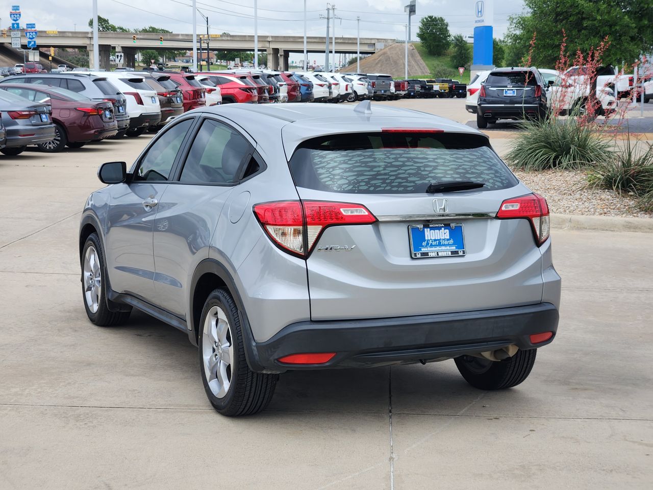 View vehicle photo 7