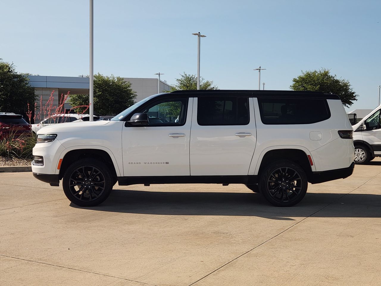 View vehicle photo 4