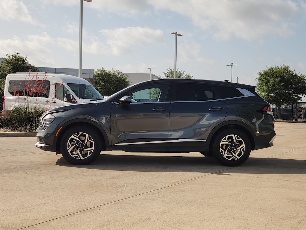 Used 2024 Kia Sportage LX SUV